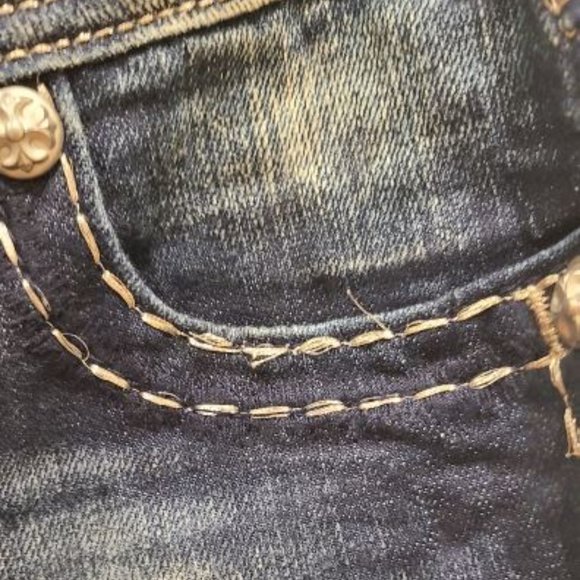 NWOT Miss Me Embellished Jean Capris in Size 25 - Picture 4 of 10